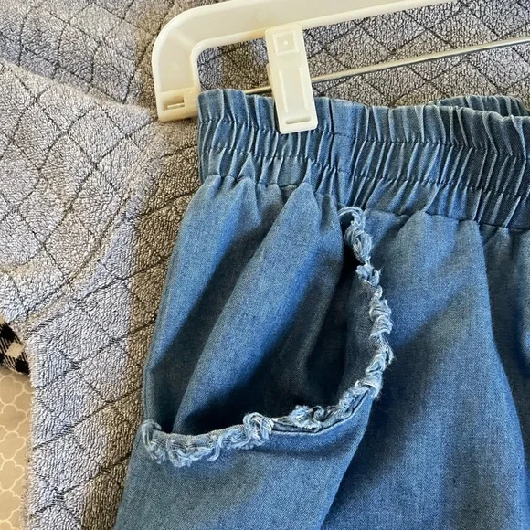 Blue Wide-Leg Women Chambray Cotton Light Weight Cropped Pants - Picture 6 of 10